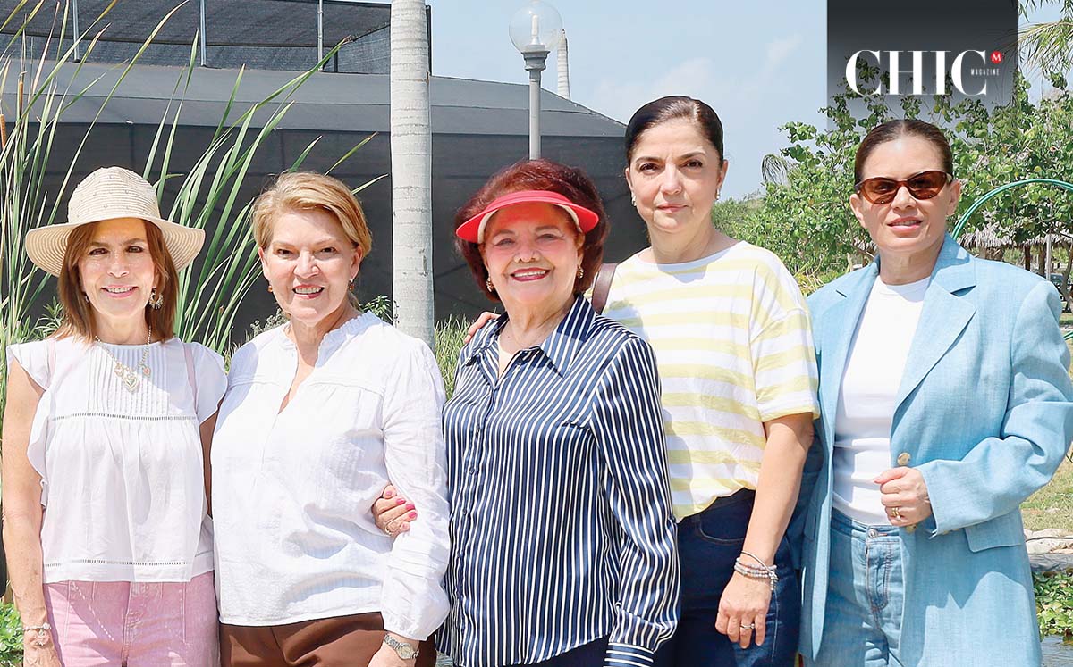 Maru Zubieta, Elvira del Campo, Elsa Vázquez, Martha Herrera y Sandra de Tamayo