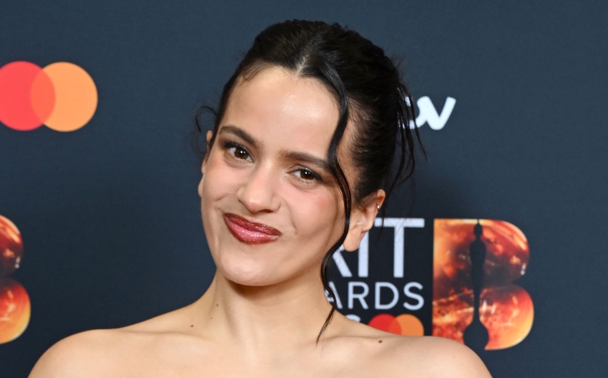 Rosalía tuvo que cancelar su concierto en Milán tras sufrir una fuerte intoxicación alimentaria durante su gira (Getty Images)