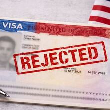 Visa Americana Rechazada (Imagen IA)