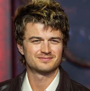 Joe Keery trae su proyecto Djo a México y estas canciones podría cantar (Getty Images)