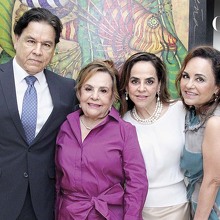 Valentin Guevara, Bertha Ruiz, Olga Guevara y Alma Guevara