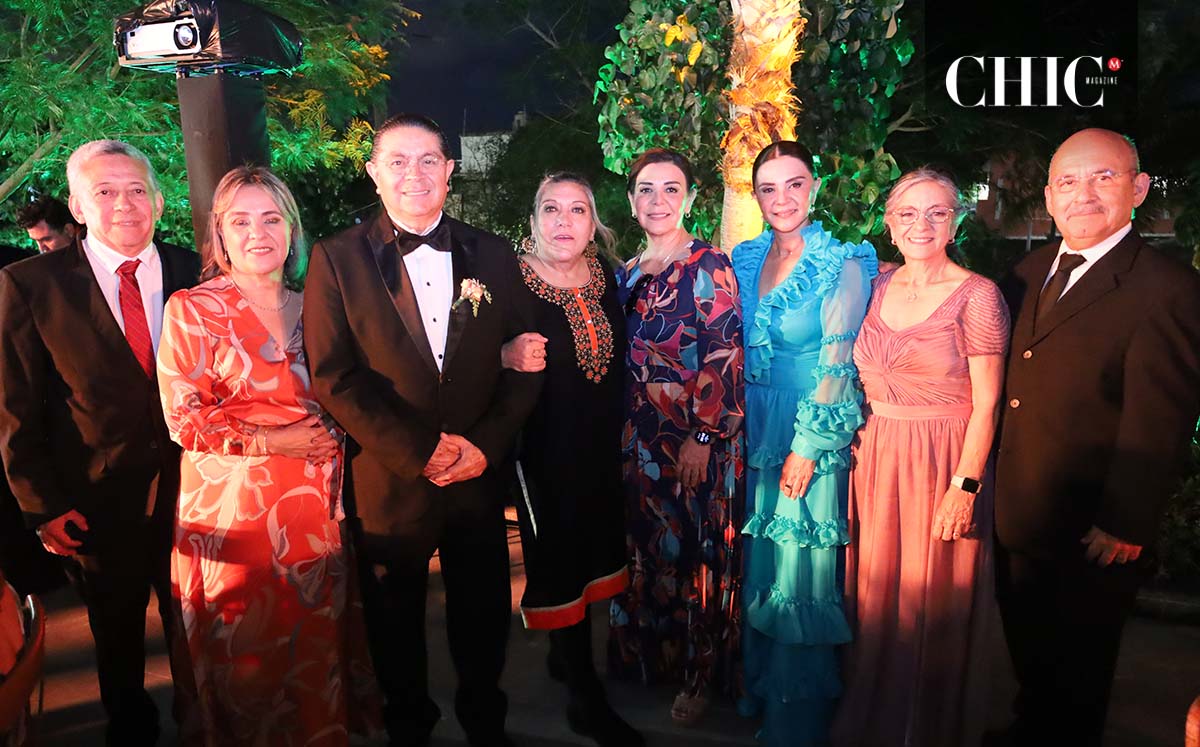 Juan Carlos Zamudio, Teresa de Zamudio, Óscar Izaguirre, Laura del Águila, Norma Izaguirre, Otilia Izaguirre, Lety de González y Alberto González