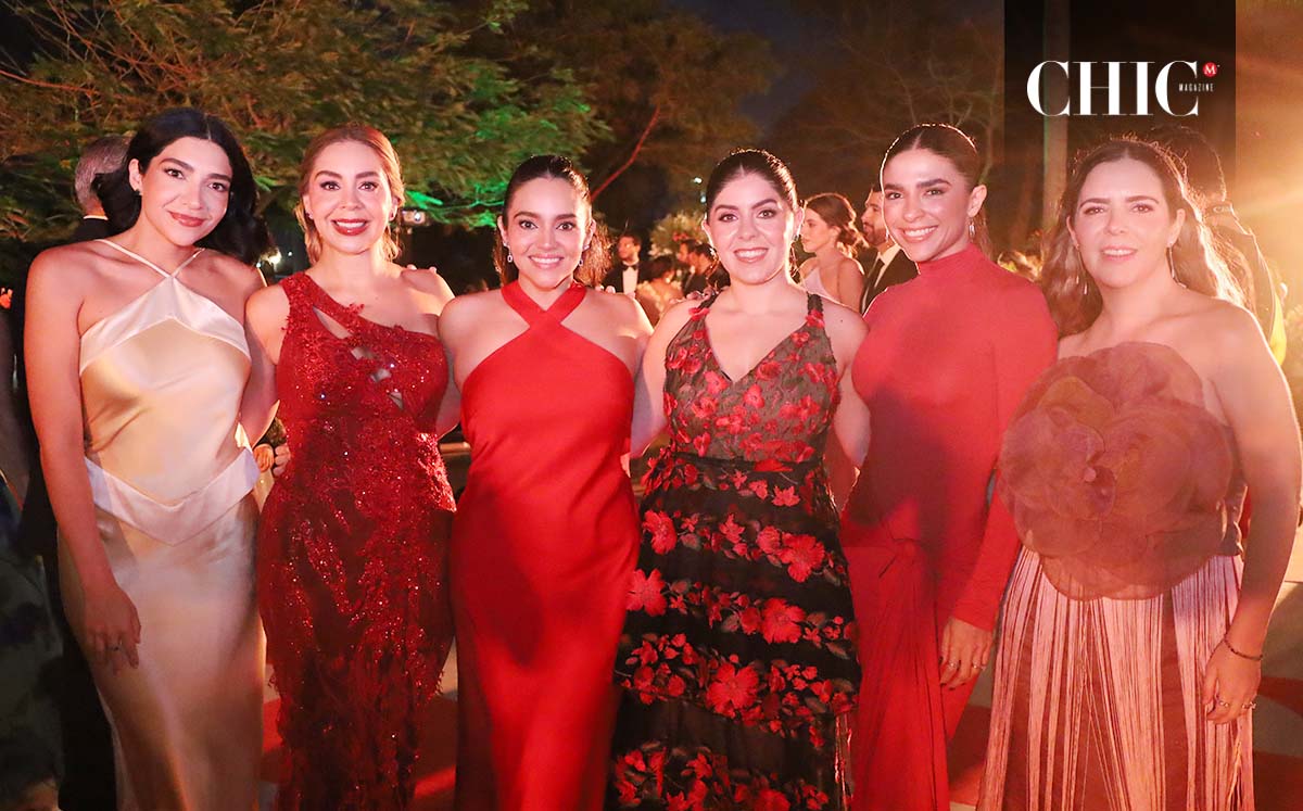 Judith Medina, Norita Izaguirre, Tanhia Medina, Laurita Izaguirre, Fer Muela y Noriney Muela