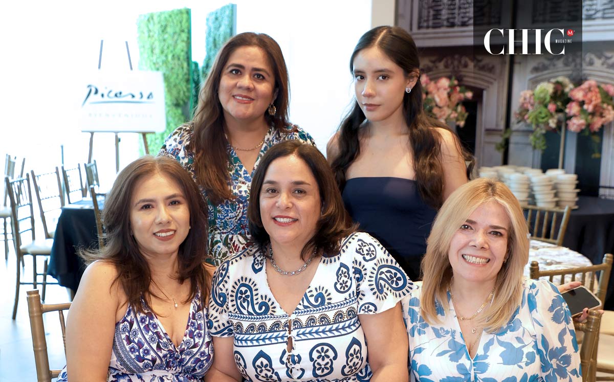 Larissa de Liu, Myrna de Hurtado, Claudia de Hernández, Marcela de Herrera y Sofía Gómez