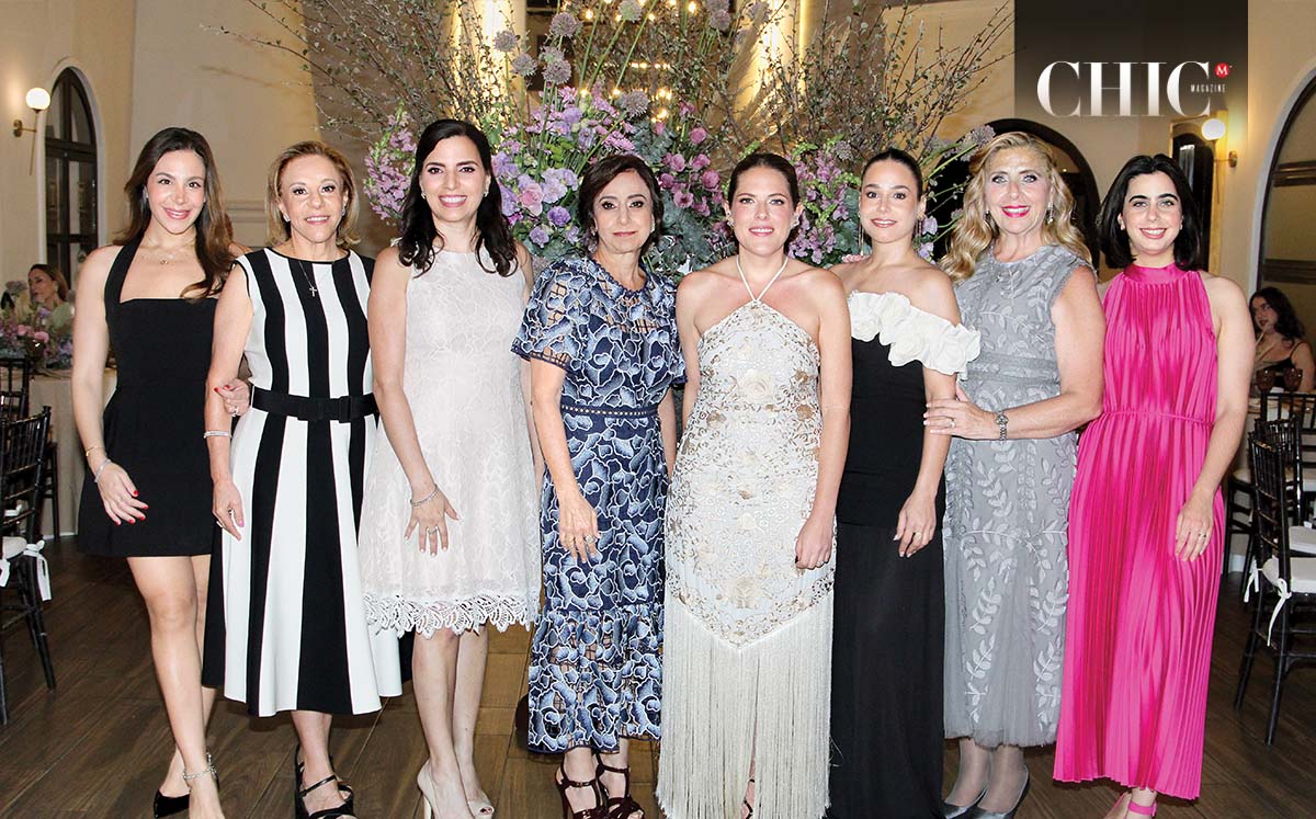 Sandra Hanun, Ivonne Nader, Vivis Abisad, Magaly de Govela, Eva Nayen, Magaly Govela, Claudia Manzur y Patricia Kauachi