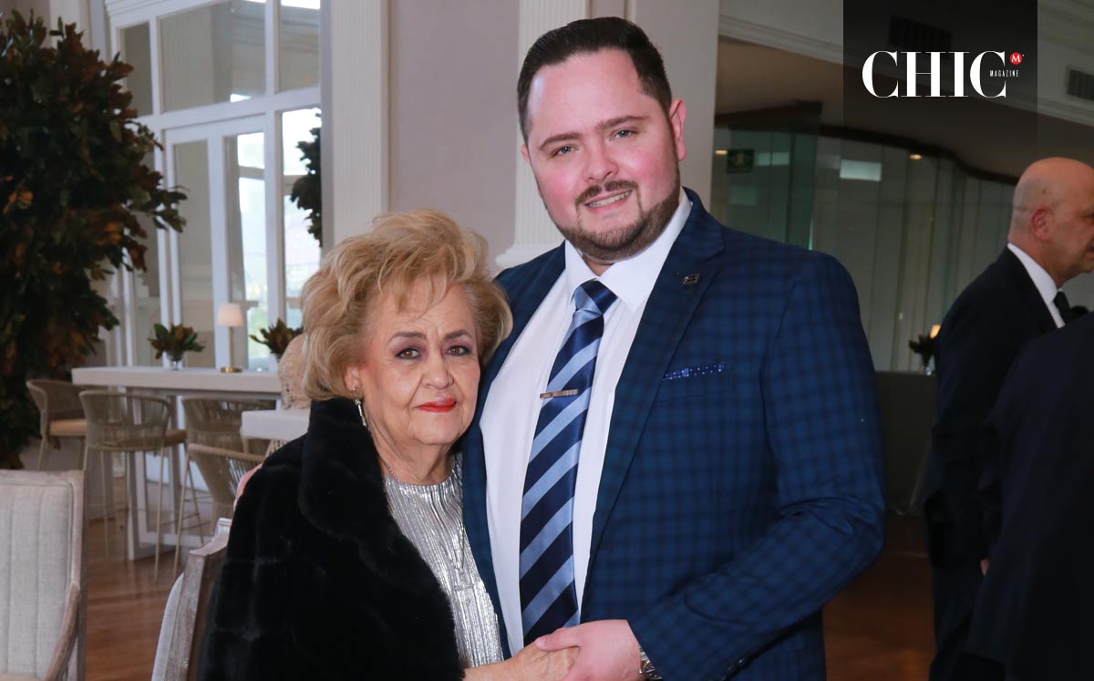 MAMÁ DEL NOVIO. Carmen Rodríguez de Fernández y Manuel de Jesús Fernández