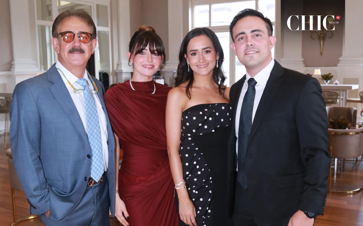 Marco Morales, Daniela Morales, Mónica Medellín y Marco Morales