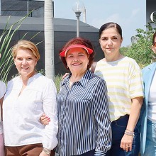 Maru Zubieta, Elvira del Campo, Elsa Vázquez, Martha Herrera y Sandra de Tamayo