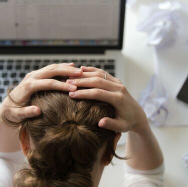 La atención fragmentada, el problema de salud mental según Marly Kuenerz (Foto: Freepik)