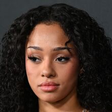 La ausencia de Manon en teasers y redes desata rumores sobre su salida de KATSEYE (Getty Images)