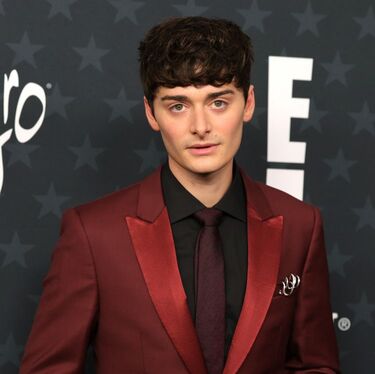 Una imagen romántica de Noah Schnapp desata rumores sobre su vida amorosa (Getty Images)