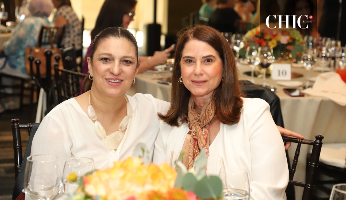 Morena De la Garza y Gaby Villarreal de De la Garza