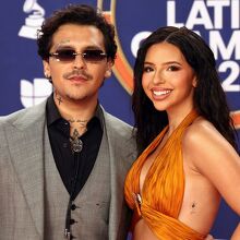 Christian Nodal lanzó la canción “Un vals”, un tema romántico inspirado en su matrimonio con Ángela Aguilar (Getty Images)