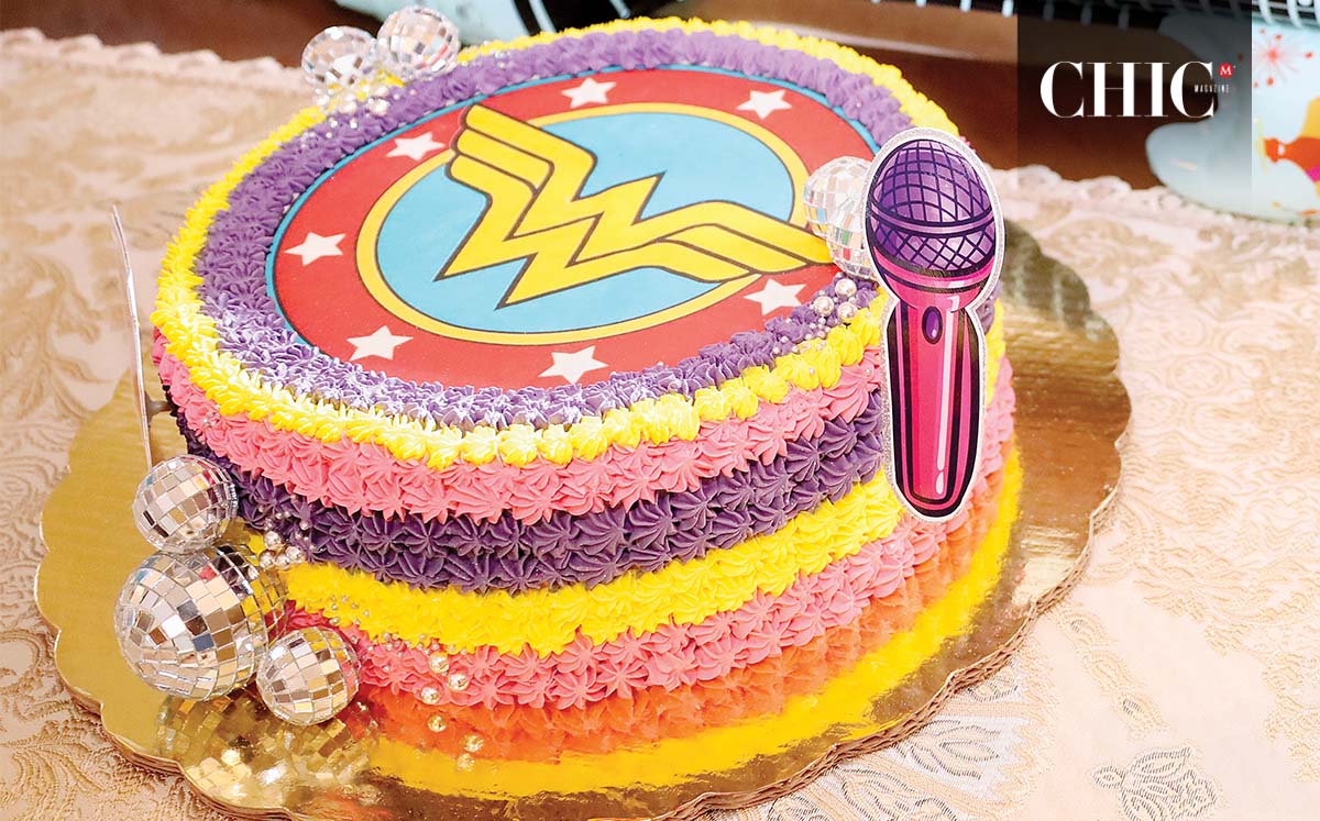 El pastel, a cargo de Merengues Pastelería, destacó por llevar el escudo de Wonder Woman