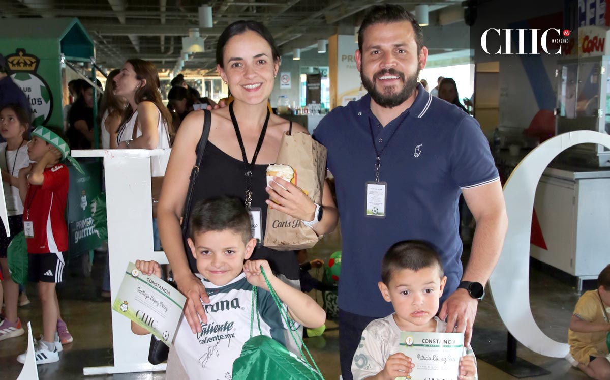 Adelina Pérez, Daniel López, Patricio y Santiago López