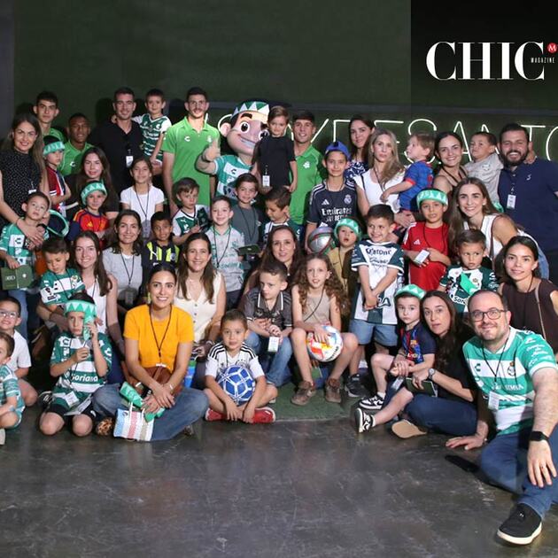 Un grupo de niños y sus papás disfrutaron de la experiencia Chic Kids: Recorrido de Campeones (Foto: Leonardo Jiménez)