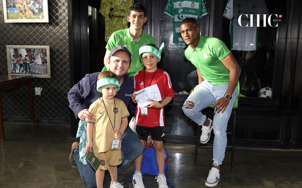 Sergio, Benjamín y Checo Carlos