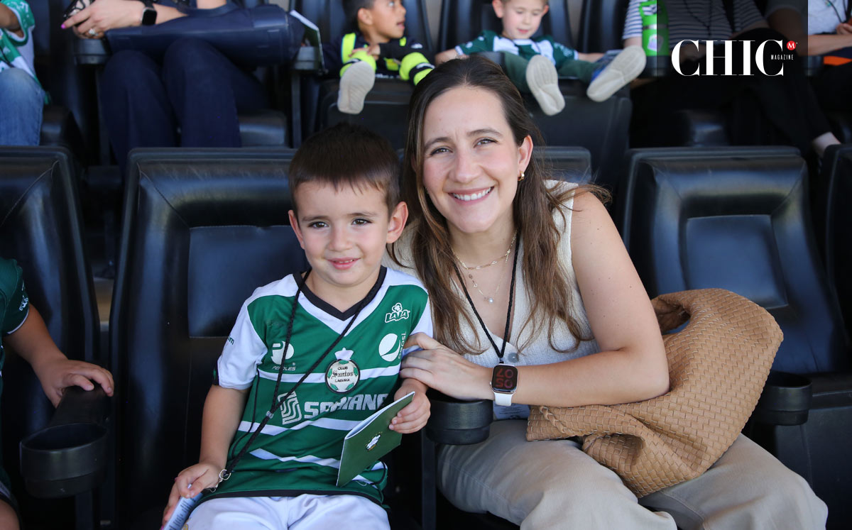 Viven la experiencia de estar en un palco