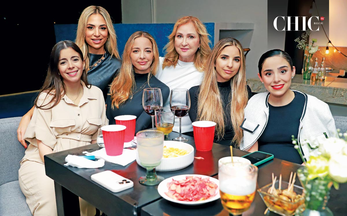 Arantxa Chapa, Lulú Andonie, Angie Andonie, Lisa González, Chabe Andonie y Karen Villagómez
