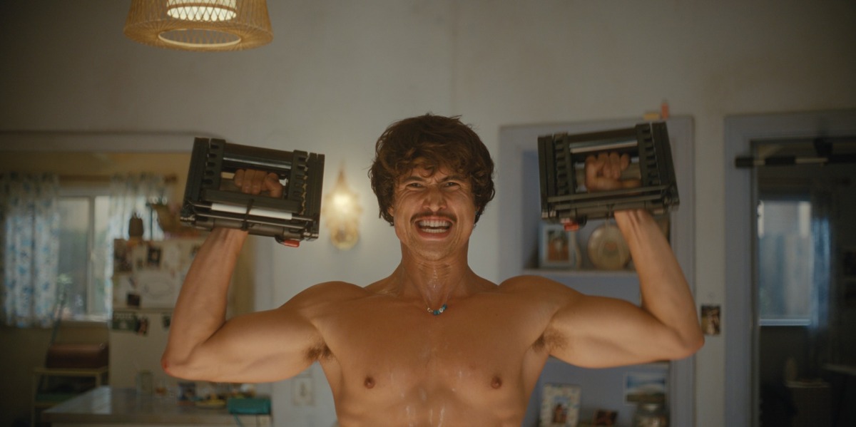 Charles Melton es Austin Davis (Foto: Netflix)