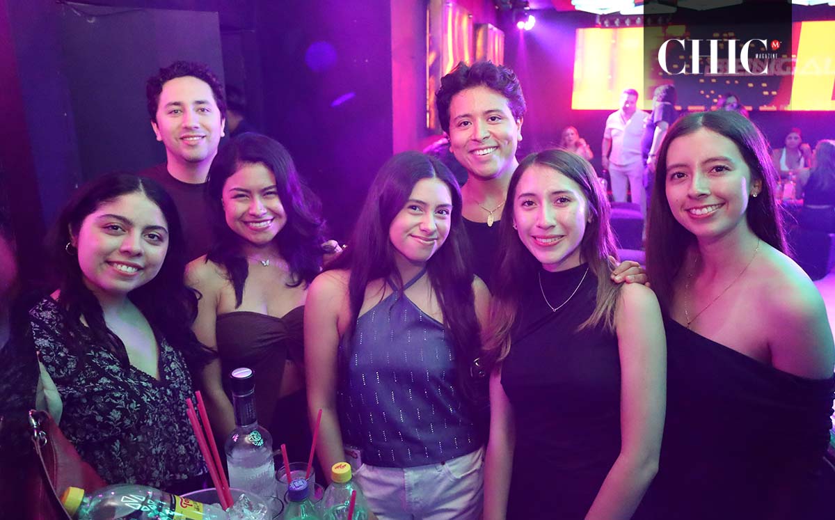 Fernanda González, Alberto Reyna, Mónica González, Alexia Sagahon, Isaac Baeza, Annet Vega y Carolina Martínez