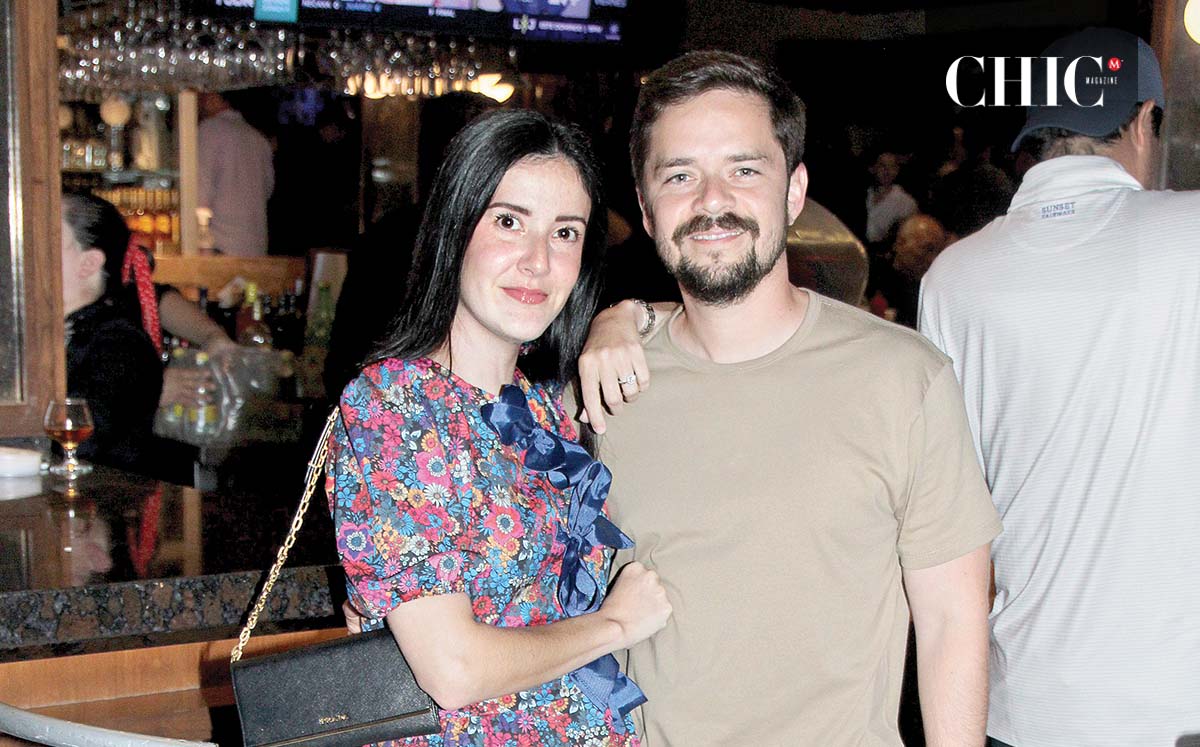 Mariana Etienne y Enrique Flores