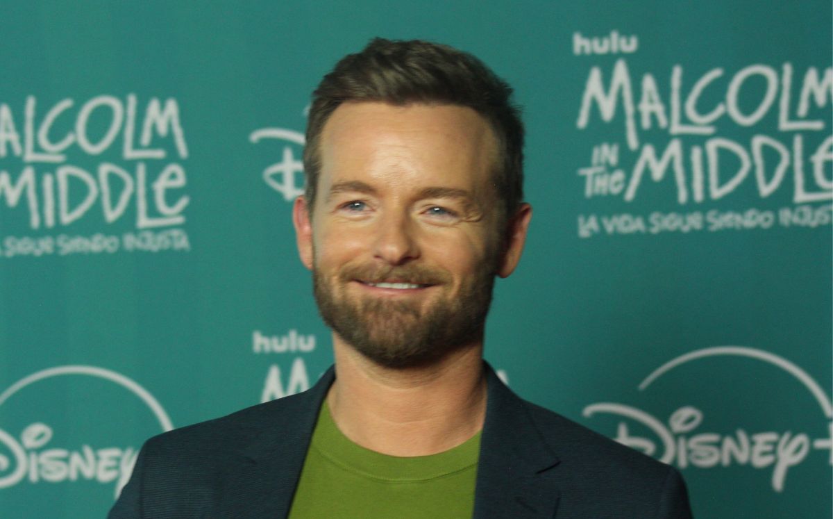 Christopher Masterson (Leslie Anisahi)