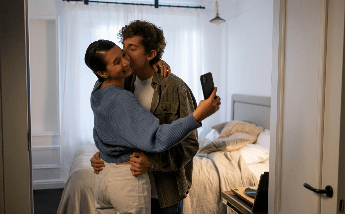 Foto con tu pareja ¿Y no sonríe? (Imagen Pexels)