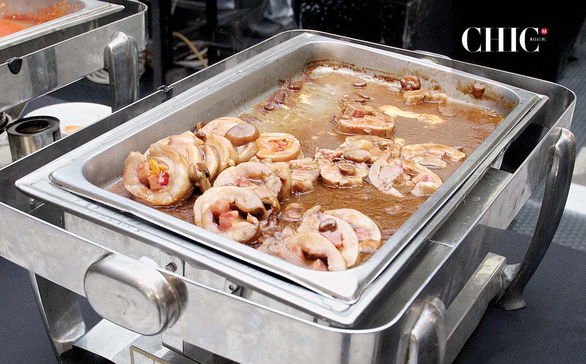 Lomo de cerdo relleno con salsa de champiñones