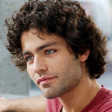 Está confirmado que el novio de Andy Sachs en “El diablo viste a la moda” no regresa para la secuela; este es el motivo (X)