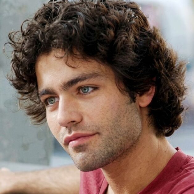 Está confirmado que el novio de Andy Sachs en “El diablo viste a la moda” no regresa para la secuela; este es el motivo (X)