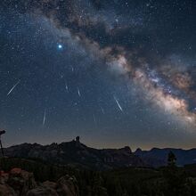 Lluvia de estrellas Líridas: Cuándo y dónde ver en México (Foto: IA)