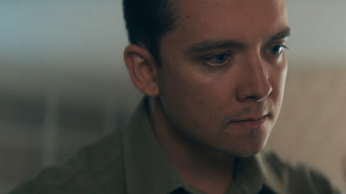 Asa Butterfield es Adam (Foto: Netflix)