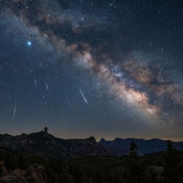 Lluvia de estrellas Líridas: Cuándo y dónde ver en México (Foto: IA)