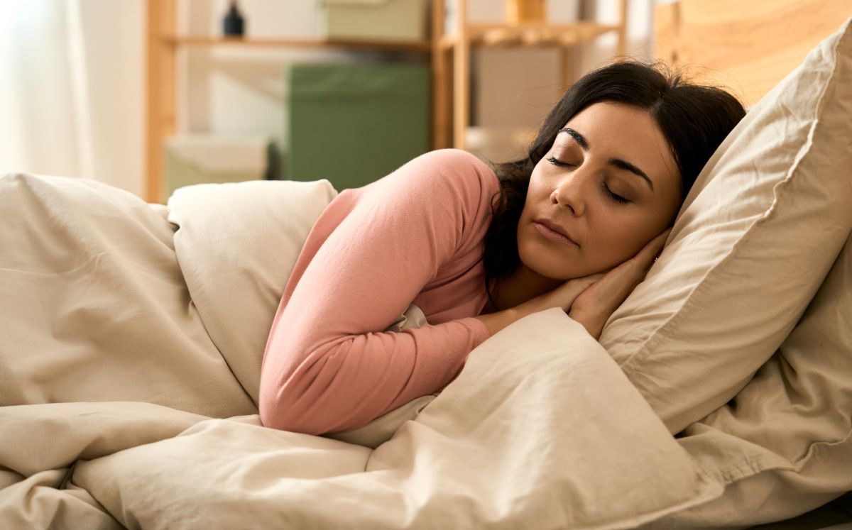 Este es el significado de dormir con la puerta cerrada (Getty Images)