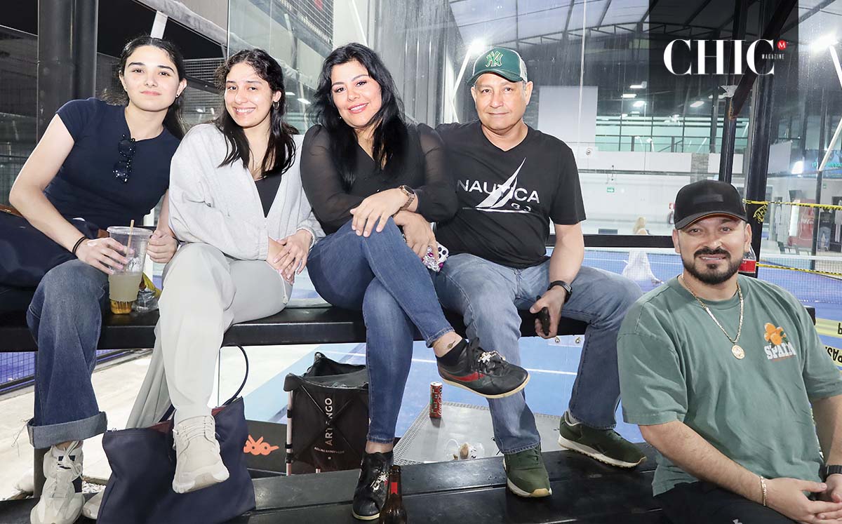 Andrea Vera, Renata Casanova, Maciela Turrubiates, Luis Hernández y Heriberto Morales