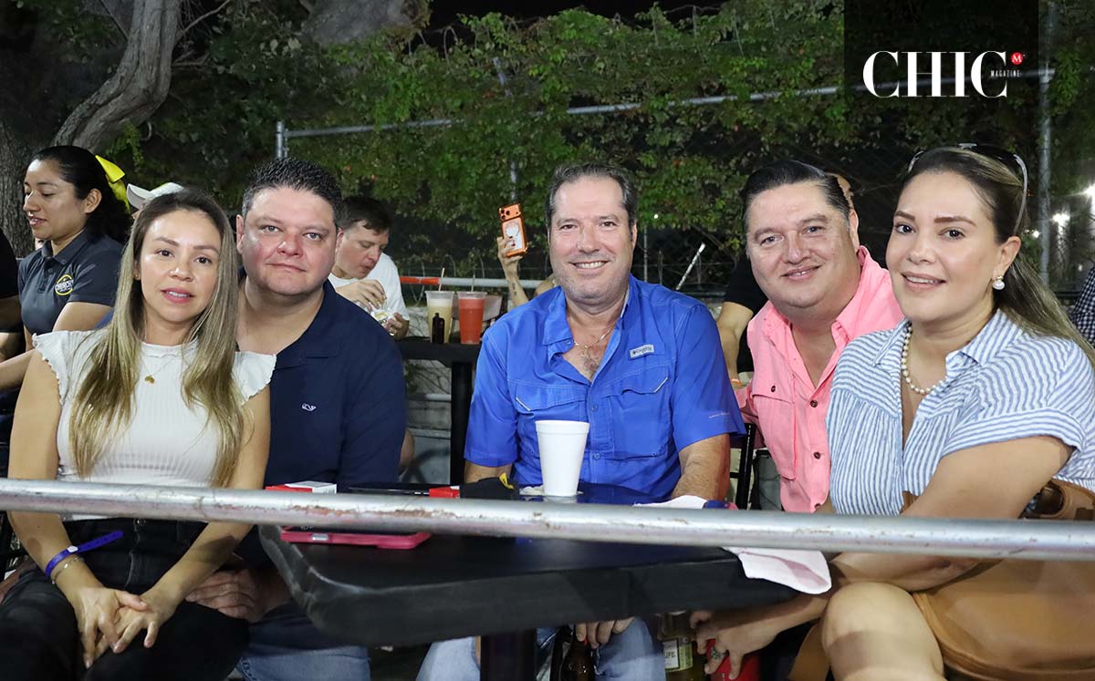 Brenda Ayala, Erick Plaza, Juan Carlos Luengas, Óscar Oseguera y Pamela de Oseguera