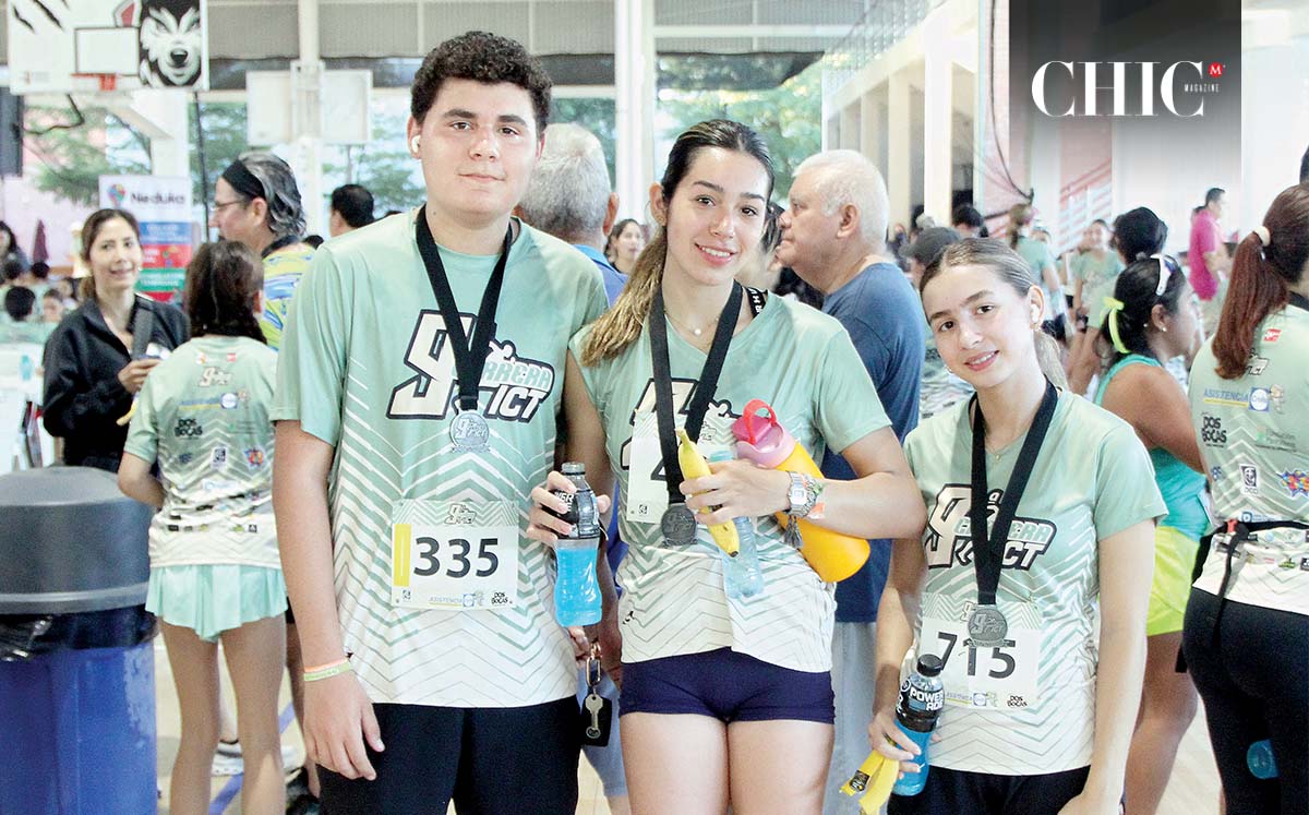 Rodrigo Barbosa, Camila Robles y Regina Ríos