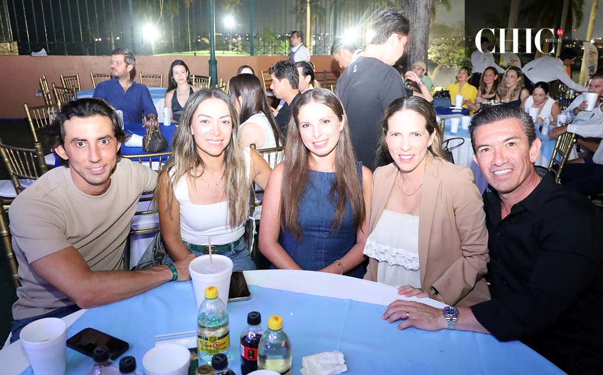 Fernando Corripio, Pamela Durán, Roberta Casillas, Fabiola Medrano y Roberto Casillas