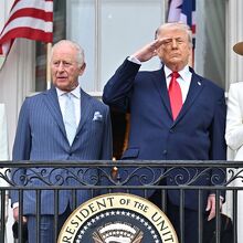 Melania Trump roba cámara durante la visita del Rey Carlos y Camilla (Foto: Getty)