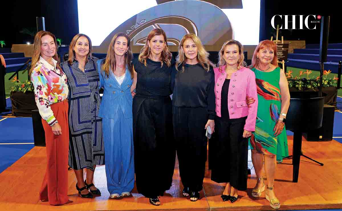Alejandra Garza, Nora Rodríguez, María Garza, Marcela Valles, Sylvia Valenzuela, Beatriz Aquino y Sylvia Valenzuela