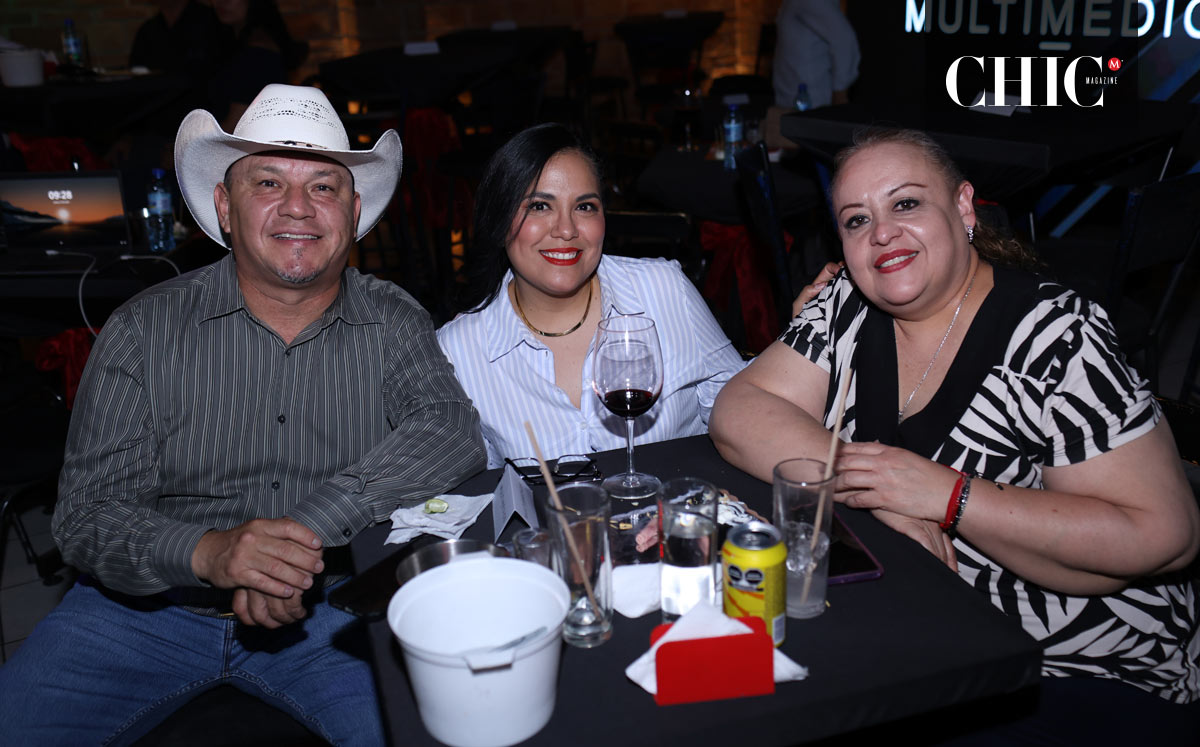 Fernando ‘Zorro’ Rosales, Ana de los Santos y Verónica Gómez