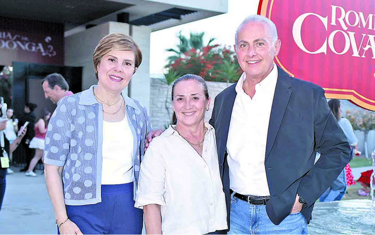 Selina, Angelina y Román