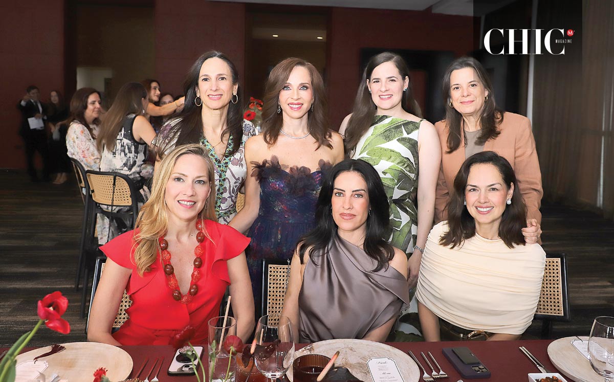Yolanda Garza, Gaby Elizondo, Ivanna Dávila, Bárbara Navarro, Érika Monter, Lilia Ortiz y Marly de la Garza