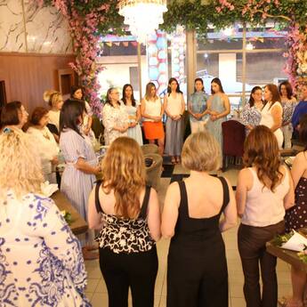 Madres e hijas viven la experiencia Florecer Juntas en La Casa de las Flores (Fotos: Enrique Garfia y Leonardo Jiménez)