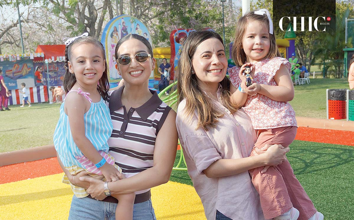 Anya Rivera, Giovanna Vela, Nydia Canton y Maythe Fernández