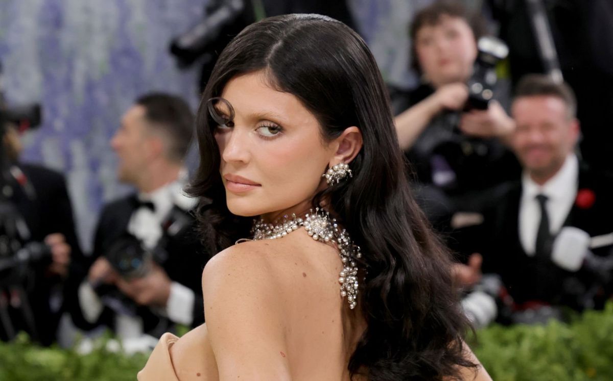 Kylie Jenner brilla con vestido artístico en la Met Gala 2026 (Foto: Getty)