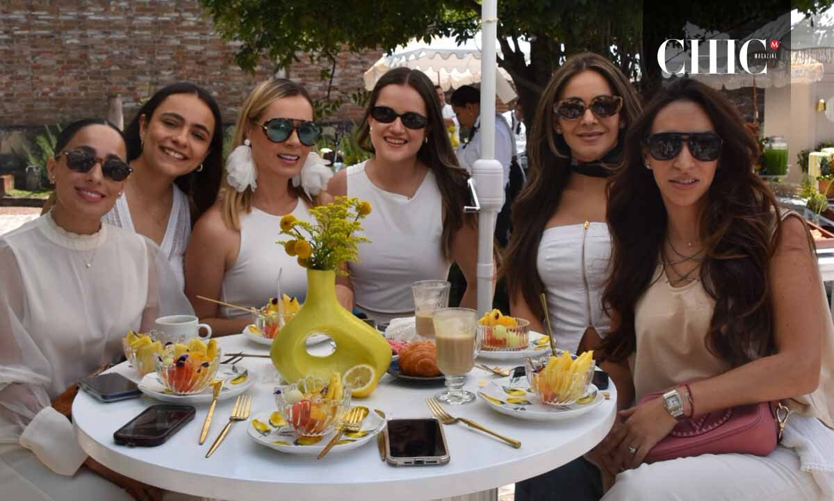 Ariella Laski, Majo Cabrera, Ani Fernández, Denisse Arjona y Daniela Fernández