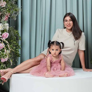 Las flores, los tonos pastel y una estética romántica sirven como escenario para celebrar a mamá. (Fotos: Davo Montiel @holasoydavo)