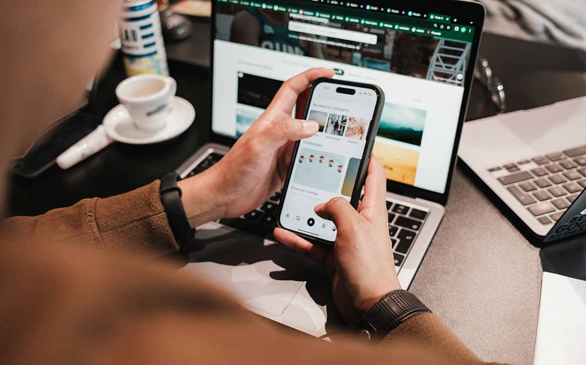 Cada persona puede registrar hasta diez líneas móviles con su CURP. (Fotos: Pexels)